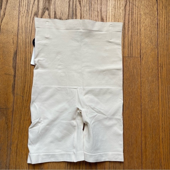 NEW Empetua High Waisted Shaper Short Nude Size Medium Large NWT - Picture 5 of 5